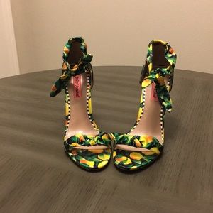 Ankle strap sandal (worn once in box)